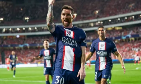Messi lại lập siêu phẩm, phá luôn kỉ lục C1 mà Ronaldo không thể chạm tới