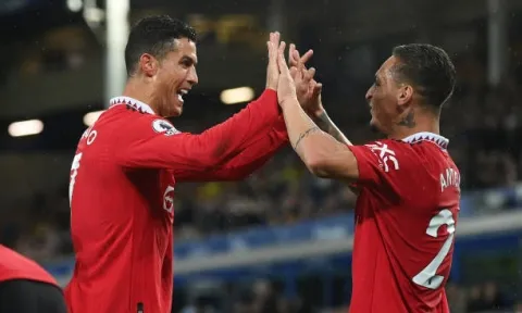 Video bàn thắng Everton vs MU: Ronaldo 'hồi xuân', ngược dòng cảm xúc