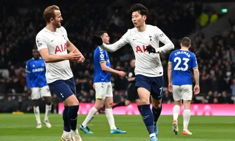 Kết quả Ngoại hạng Anh 15/10: Cuộc đua 'tam mã' lộ diện, Leicester vào thảm cảnh