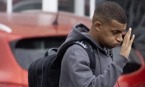 Thân mẫu lên tiếng khẳng định, Mbappe rời PSG tới 'gã khổng lồ' nước Anh?