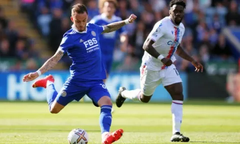 Hàng công vô duyên, Leicester chia điểm nhạt nhòa với Palace ngay tại sân nhà