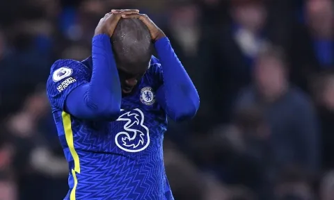 Liên tục 'vạ miệng', tương lai nào cho 'tiểu voi rừng' tại Chelsea?