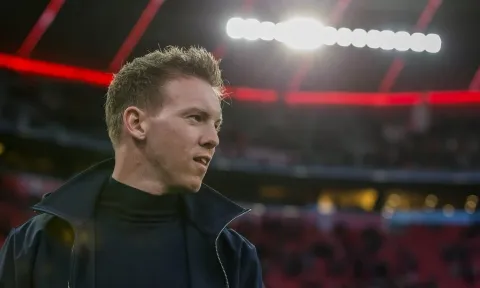 Nagelsmann mỉa mai Barca 'mua sắm mà không cần tiền'