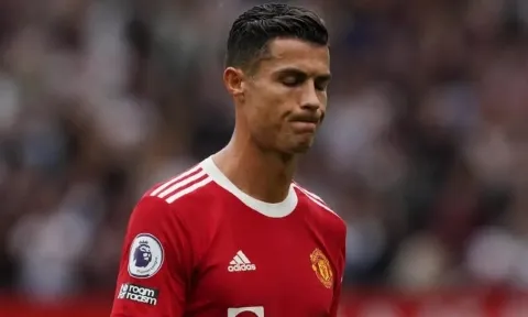 Ronaldo vẫn bị đội bóng thành Madrid 'đuổi khéo' dù chấp nhận giảm lương