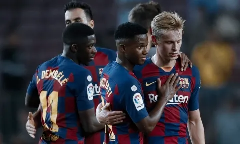 Liên tục 'bán lúa non', tương lai đen tối đang chờ Barca