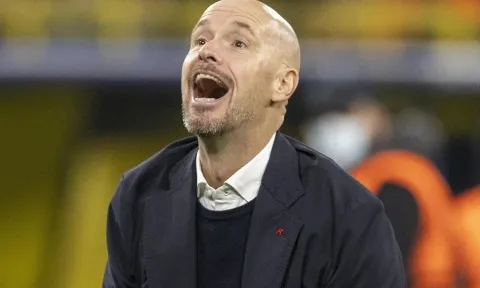 Ten Hag sung sướng đến mức chửi tục trên sóng truyền hình trong ngày MU rực sáng trước Liverpool