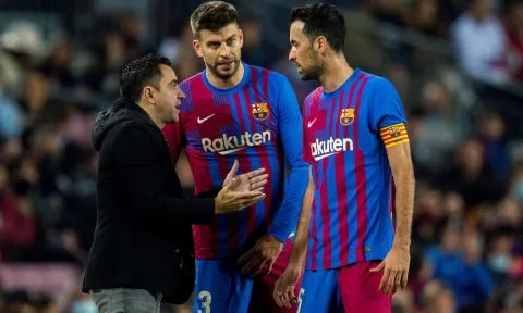Xavi tuyên bố không nể nang 'tình xưa nghĩa cũ', nhóm 'cừu đen' hết đường làm càn