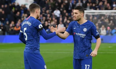 Barca ủ mưu 'hút máu' Chelsea, chốt liền bộ đôi trụ cột thay Busquets