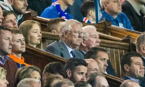 Sir Alex bàng hoàng, bất lực nhìn MU bị Man City hủy diệt không thương tiếc