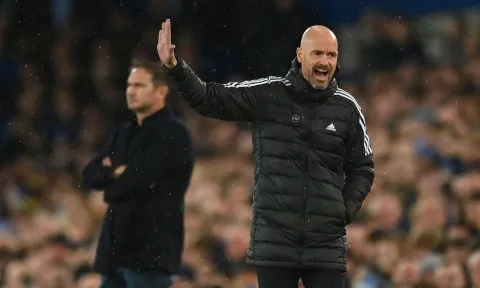 HLV Ten Hag không ăn mừng dù MU thắng Everton