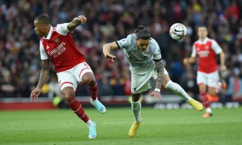 Tranh cãi nổ ra quanh tình huống Liverpool mất phạt đền khó tin trước Arsenal