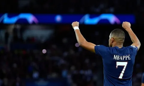 Mbappe chính thức được xác nhận tương lai tại PSG