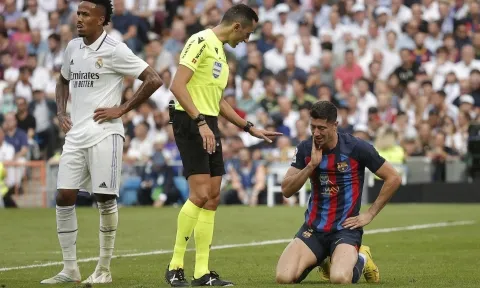 Thua bạc nhược Real Madrid, Barcelona đối mặt chuỗi ngày thật sự lâm nguy