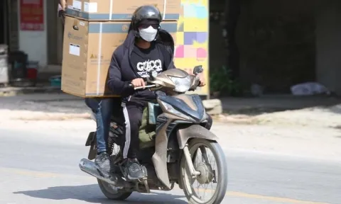 Hà Nội hôm nay nắng nóng 39 độ, khả năng mưa cao hơn hôm qua