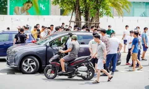 VinFast VF 8 chốt đơn 'khủng' chỉ sau 2 ngày tổ chức lái thử