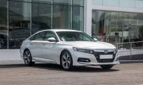 Honda Accord đời 2020 giảm giá cực mạnh, có mẫu lên tới 270 triệu đồng