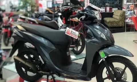 Honda Vision rời ghế 'top xe thượng lưu', giá hạ nhiệt chưa từng có