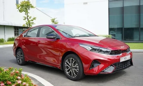 Kia K3, Mazda3 cùng loạt sedan hạng C đồng loạt giảm giá tháng Ngâu 