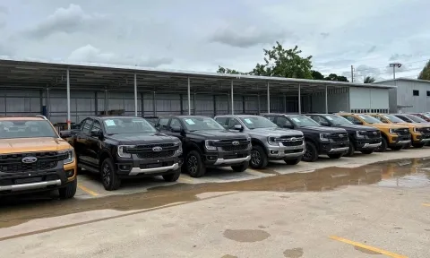 Ford Ranger 2023 chính thức chốt ngày ra mắt Việt Nam, lộ luôn cả mức giá về tay 