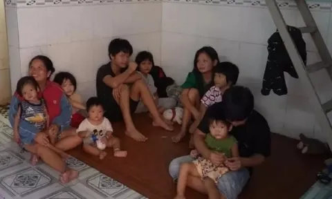 TP.HCM: Cặp vợ chồng nghèo sinh cả đàn con 11 đứa, chuẩn bị thêm con thứ 12 gây sốt mạng