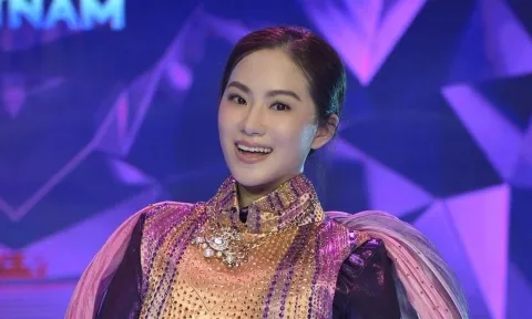 Lương Bích Hữu để lộ dấu hiệu xuống sức khi đi show khiến fan lo lắng