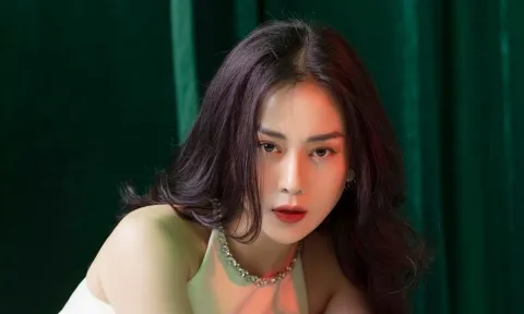 Phương Oanh bất ngờ dọn sạch ảnh bên người tình 'cá mập', chỉ để lại duy nhất một tấm