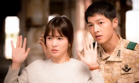 Sau 3 năm ly hôn, Song Joong Ki và Song Hye Kyo như hai thỏi nam châm trái dấu