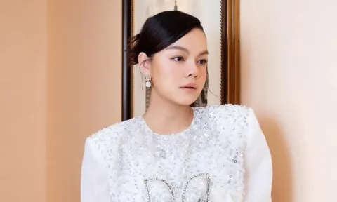 Chưa đầy 1 tháng sinh con, Phạm Quỳnh Anh bất ngờ lộ diện với sắc vóc 'cực đỉnh'