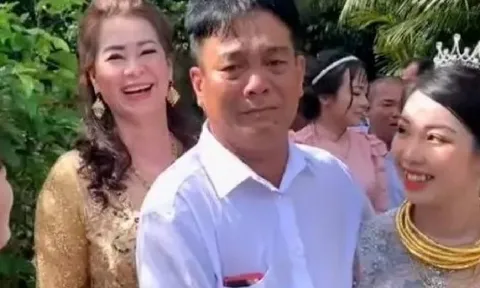 Xúc động nhưng đầy hài hước là khoảnh khắc ông bố nức nở đưa con gái về nhà chồng, sui gia buông lời bất ngờ