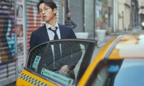Song Joong Ki được ngợi khen hết lời khi hiện diện giữa nghi vấn bị Song Hye Kyo 'cắm sừng'