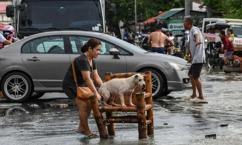 Siêu bão Noru càn quét khiến Philippines chìm trong biển nước, thiệt hại lớn về người và tài sản