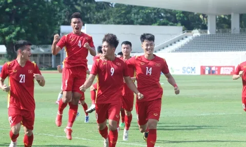 Đè bẹp Philippines, U19 Việt Nam vươn lên ngôi đầu bảng U19 ĐNÁ