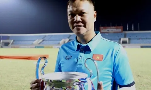 Cựu thủ môn ĐT Việt Nam từ chức trước thành tích bết bát của đội nhà
