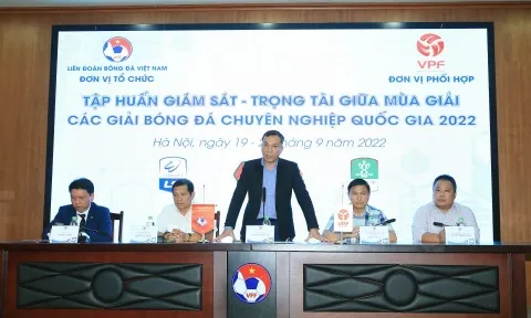 Q.Chủ tịch VFF làm việc với FIFA, mong muốn đưa VAR về V-League
