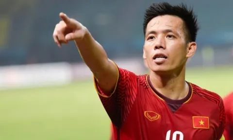 Văn Quyết bày tỏ cảm xúc sau khi cùng ĐT Việt Nam vô địch giải Tam hùng
