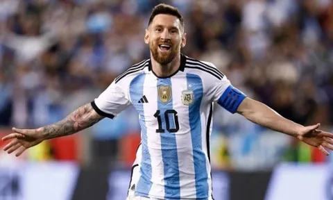 Messi out trình, ghi 2 bàn cho ĐT Argentina chỉ trong vòng 3 phút 