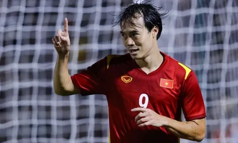 Sau 5 năm tịt ngòi, Văn Toàn trải lòng khi ghi bàn cho ĐT Việt Nam