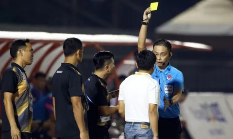 Trọng tài FIFA Ngô Duy Lân lại mắc lỗi ở vòng 18 V-League 2022, Ban trọng tài nói gì?