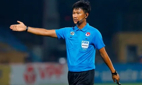 Vòng 19 V-League: Lại thêm một trọng tài cấp FIFA mắc lỗi, NHM bức xúc