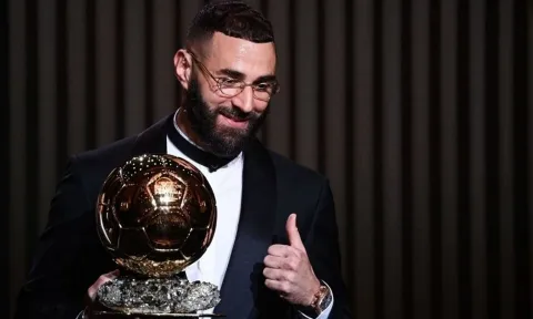 Benzema gặp sự cố khi lần đầu nhận Quả bóng Vàng