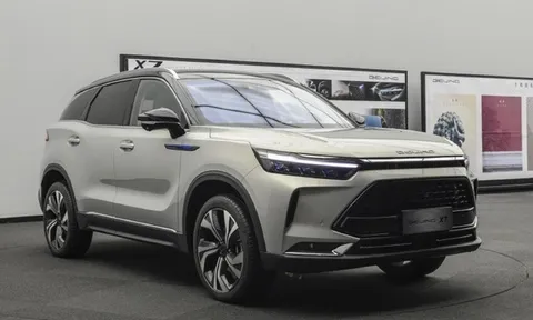 Phá dớp 'xe Trung Quốc', Beijing X7 bất ngờ điều chỉnh giá bán tại Việt Nam khiến Mazda CX-5 'lo sợ'