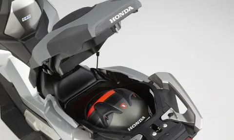 Honda SH 'choáng ngợp' trước mẫu xe ga đẹp nhất của Honda, vừa về đại lý với mức giá khó tin
