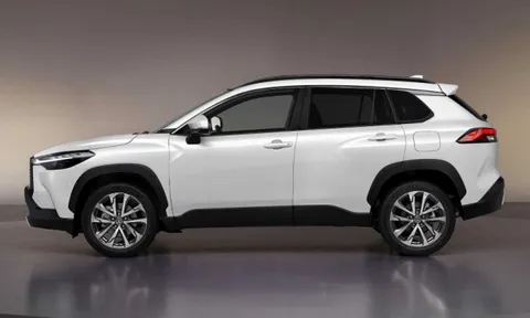 Tin xe tối 1/8: Toyota Corolla Cross 2023 sắp mở bán với giá khó tin; lộ diện 'ác mộng' của SH Mode