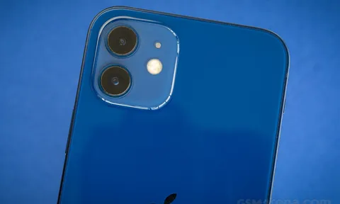Giá iPhone 12 tháng 8/2022: Giảm thấp khó tin, ngon rẻ nhất nhà Apple, đè bẹp các siêu phẩm Samsung
