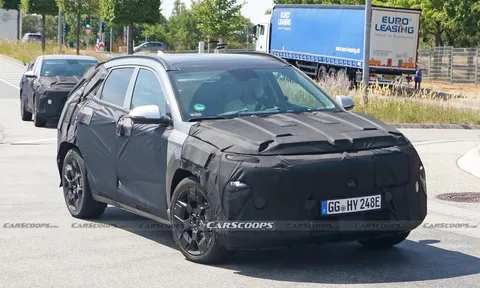 'Nỗi ám ảnh' của Toyota Corolla Cross 2022 lộ diện: Thiết kế dự đoán choáng ngợp, công nghệ mê ly