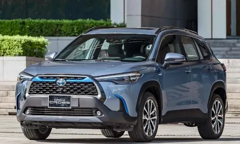 Giá lăn bánh Toyota Corolla Cross ở mức hấp dẫn khó tin đầu tháng 8, Kia Seltos buộc phải 'lùi bước'