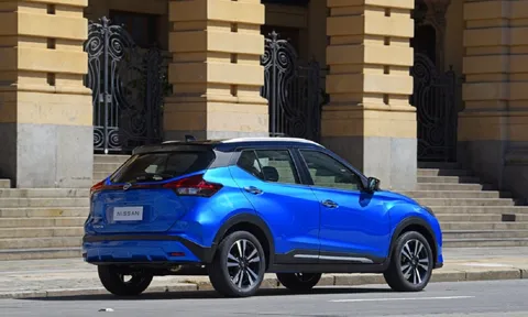 'Ác mộng' của Toyota Corolla Cross 2022 phá kỉ lục về doanh số, đã bắt đầu nhận cọc tại đại lý Việt