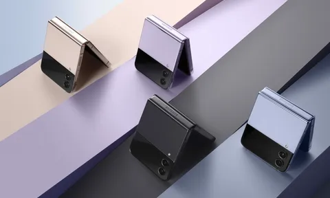 Samsung Galaxy Z Flip4 ra mắt: Phần cứng đốn tim người dùng, giá bán hấp dẫn hơn iPhone 13 Pro Max