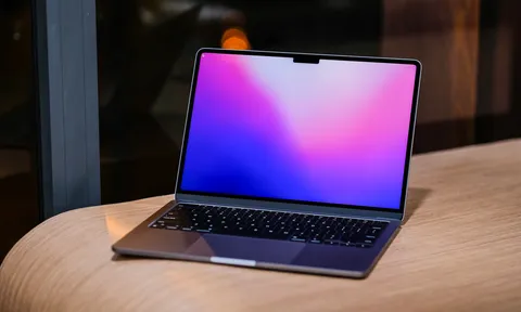 Mặc dù giá cao, MacBook Air M2 vẫn cháy hàng: Sức hút của Apple quá ‘khủng’