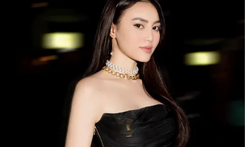 Bắt trọn cảnh Lan Ngọc đi biển ở Đà Nẵng cùng trai đẹp, khán giả ngỡ ngàng khi không phải Chi Dân
